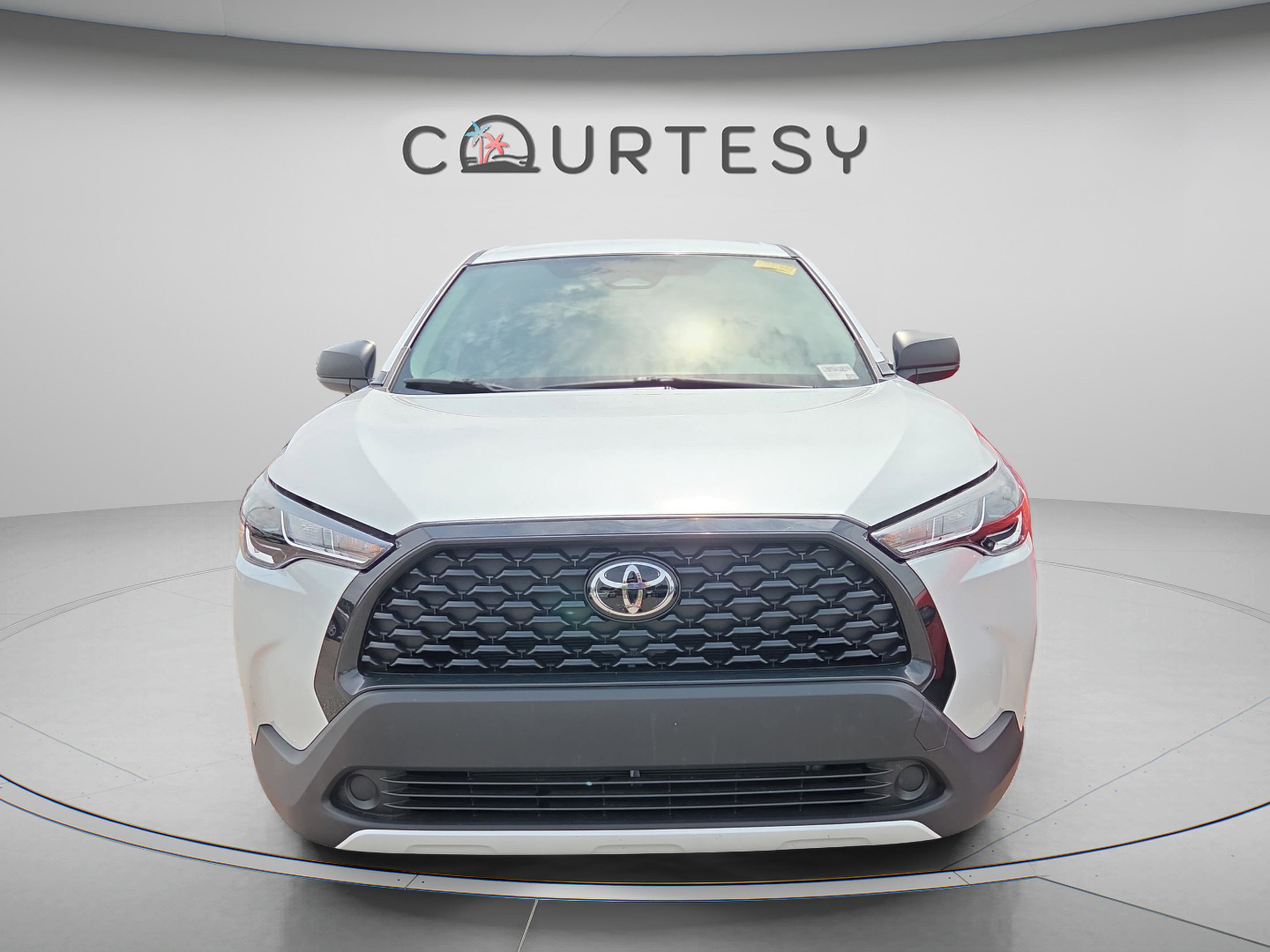 Certified 2025 Toyota Corolla Cross L FWD image 4