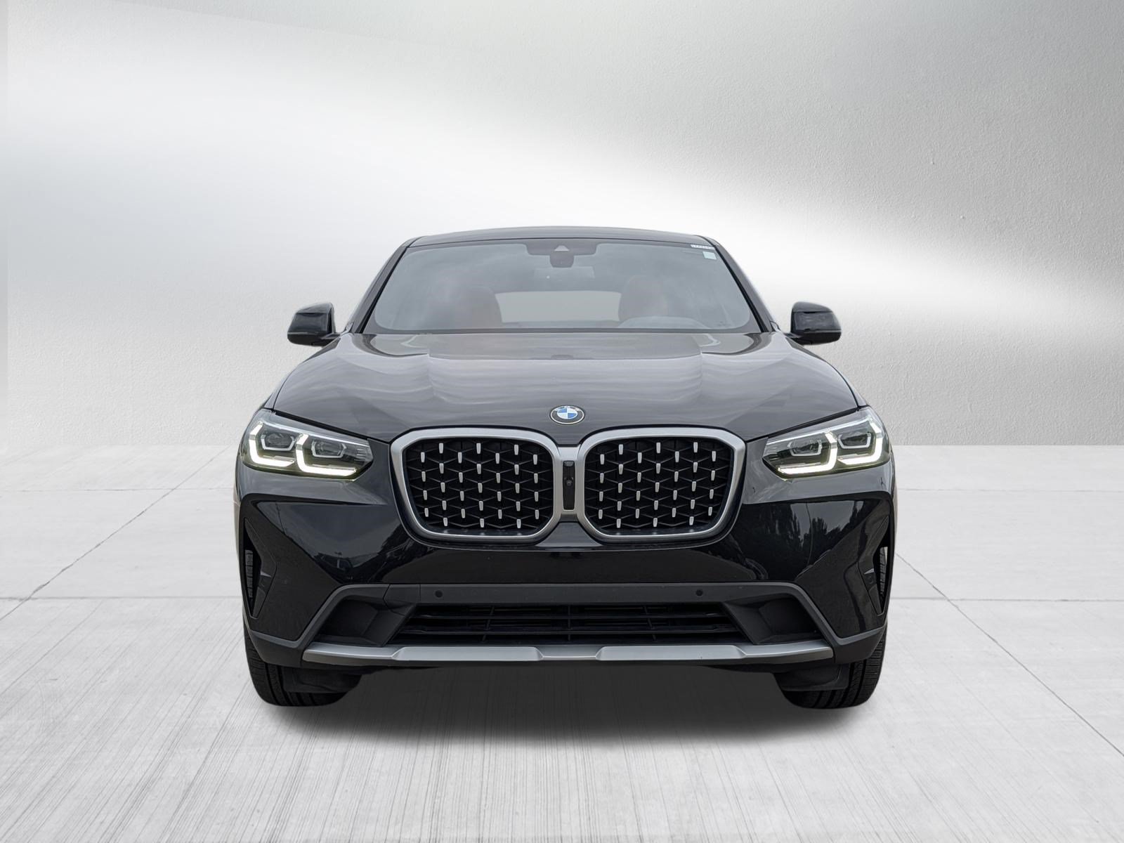 Used 2024 BMW X4 xDrive30i w/ Premium Package AWD/4WD image 2