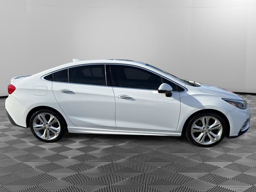 Used 2017 Chevrolet Cruze Premier image 8