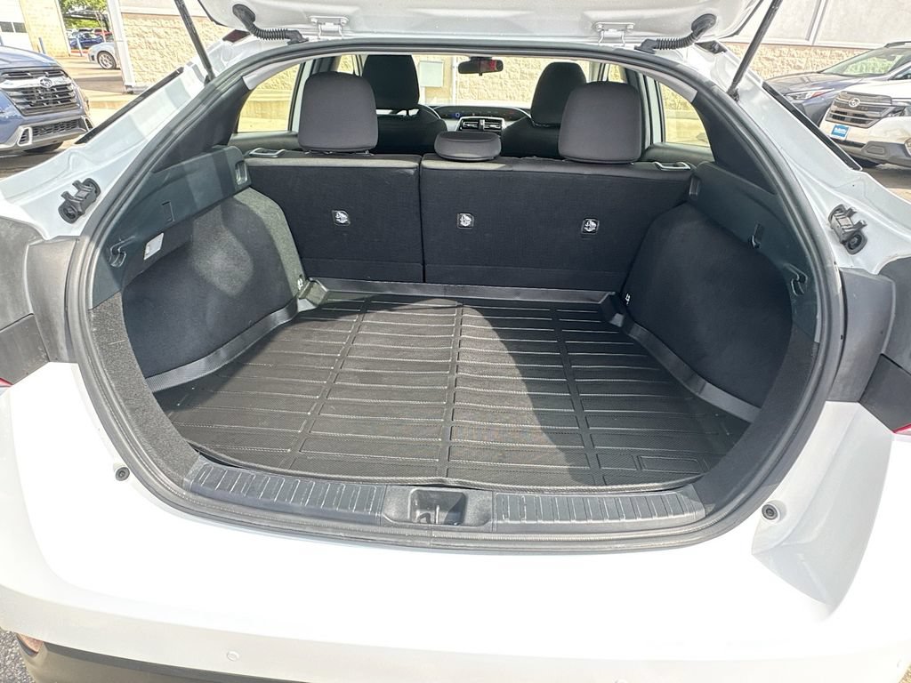 Used 2022 Toyota Prius LE FWD image 30