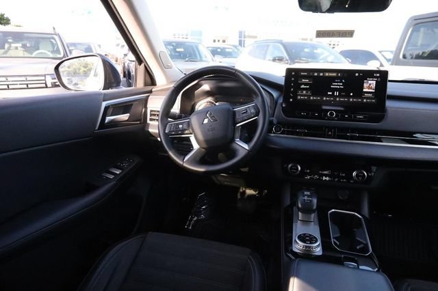 Used 2025 Mitsubishi Outlander SEL AWD/4WD image 27