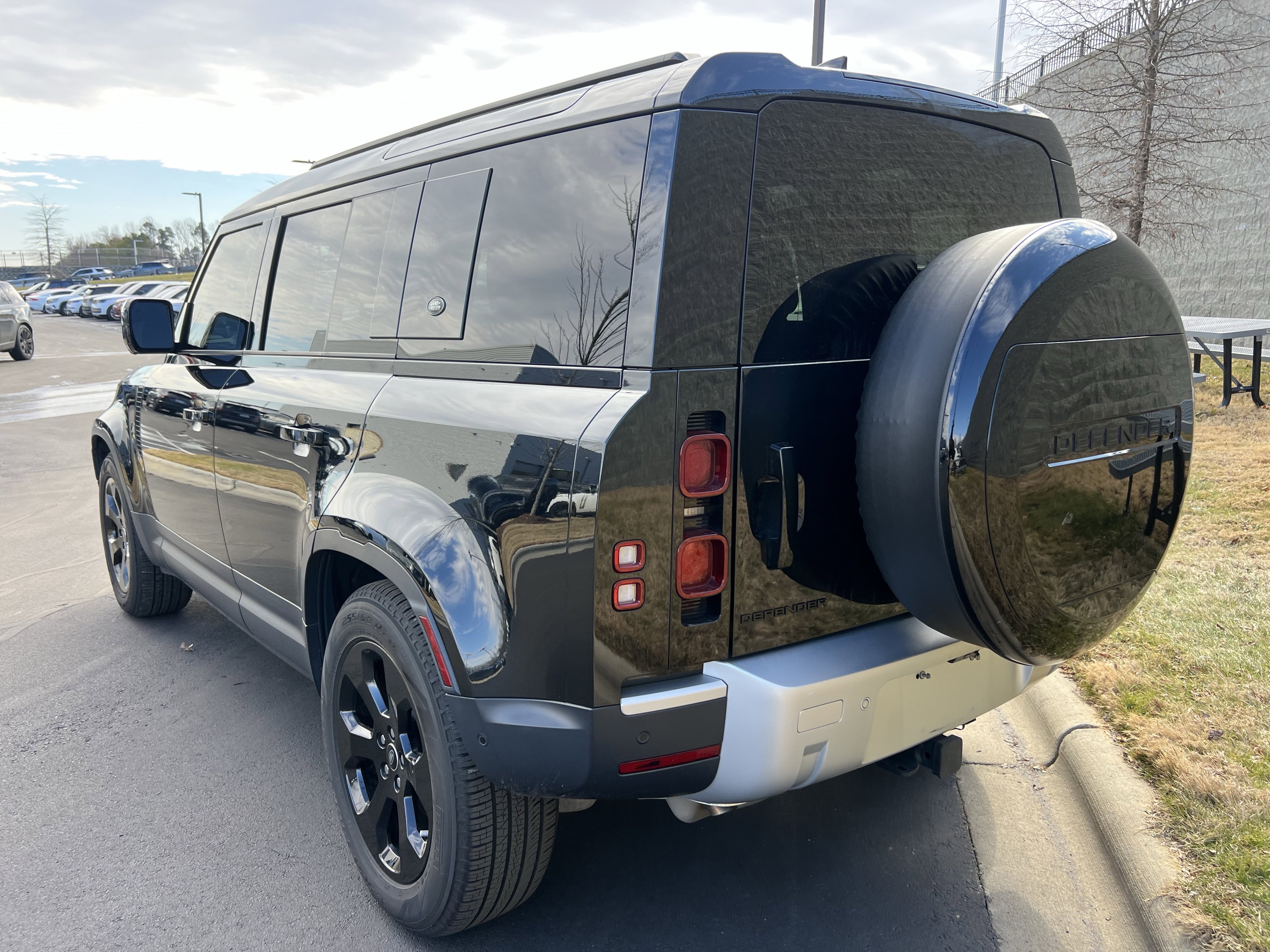 Used 2023 Land Rover Defender 110 S image 33