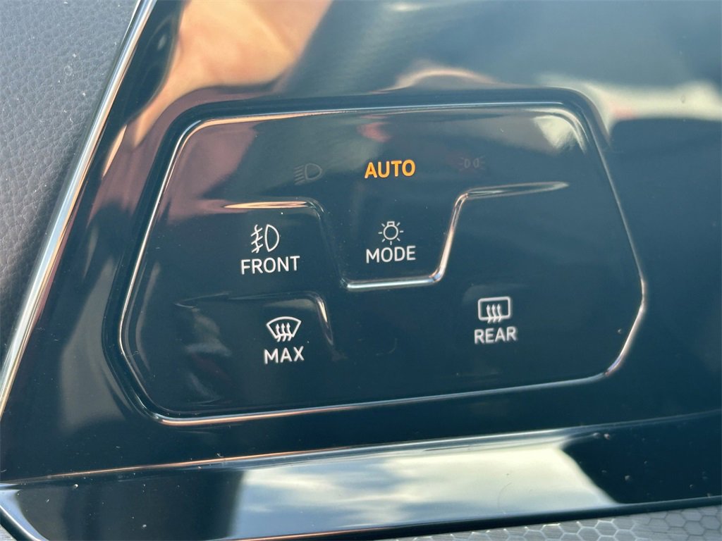 Used 2024 Volkswagen GTI SE image 30