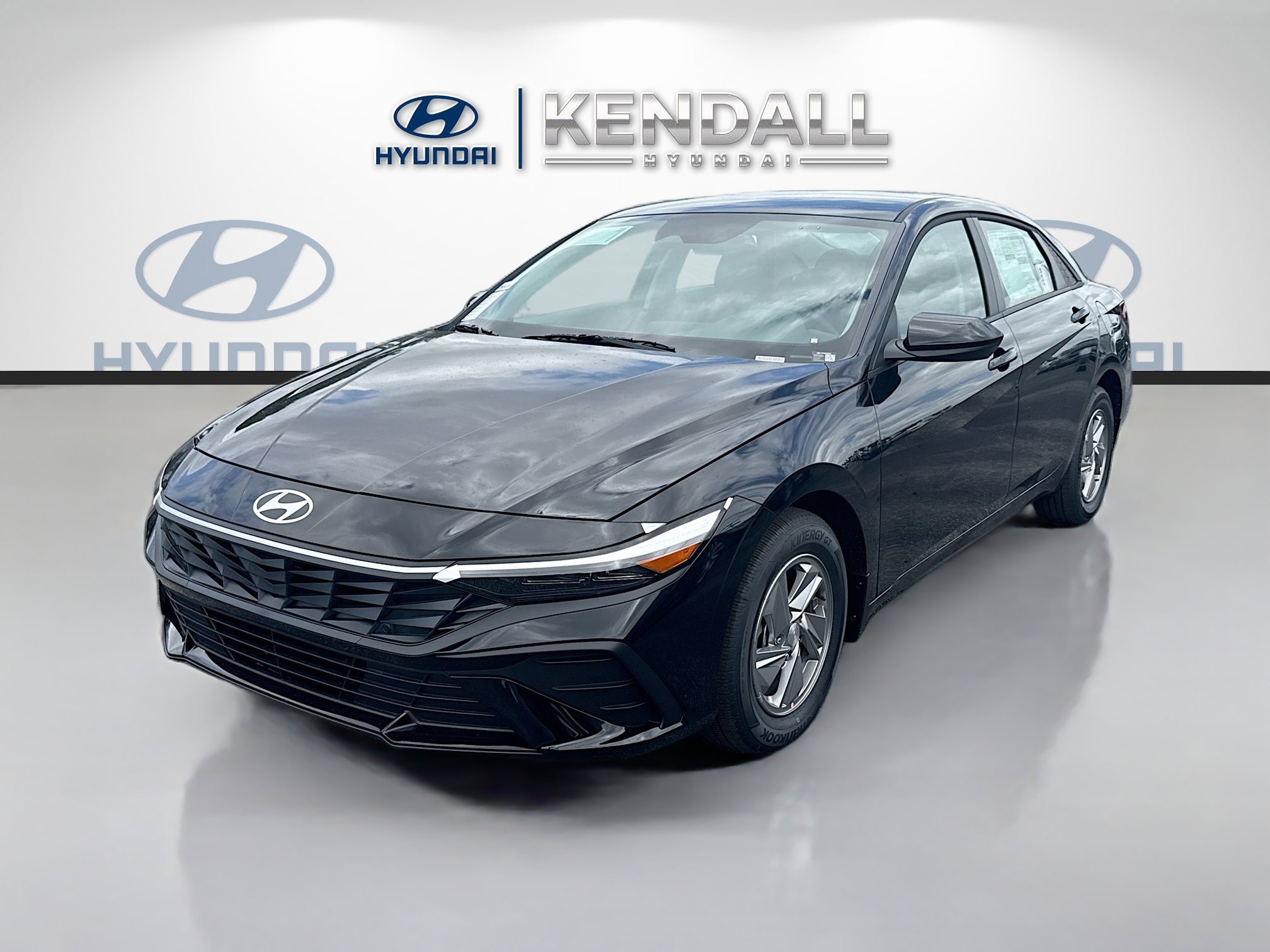 New 2026 Hyundai Elantra SE FWD image 3