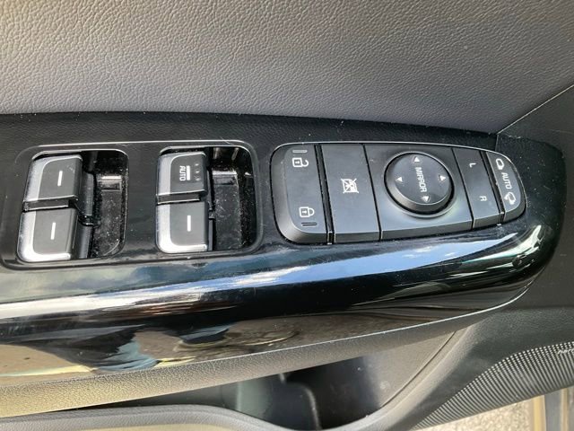 Used 2021 Kia Sportage EX w/ EX Technology Package image 18