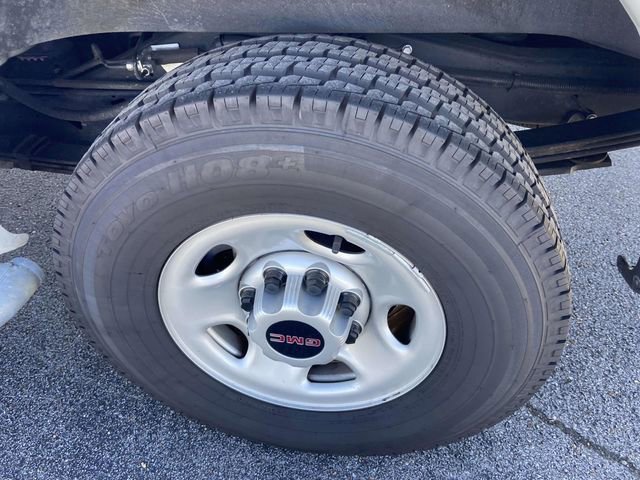 Used 2024 GMC Savana 2500 w/ Driver Convenience Package image 9