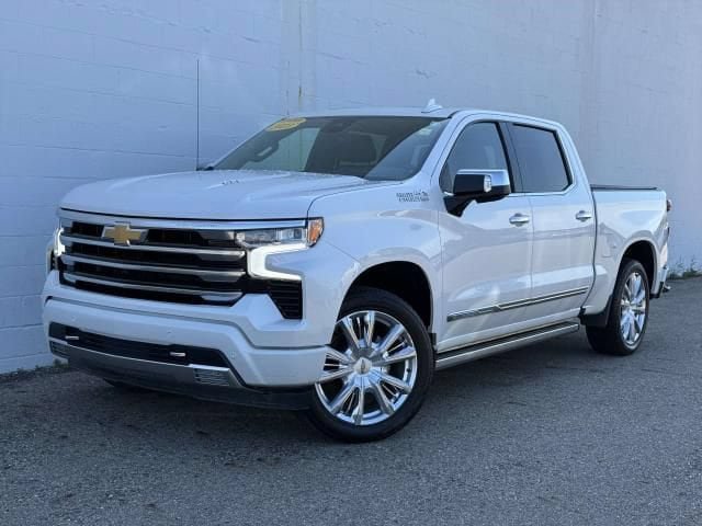 Used 2023 Chevrolet Silverado 1500 High Country w/ Technology Package AWD/4WD image 1