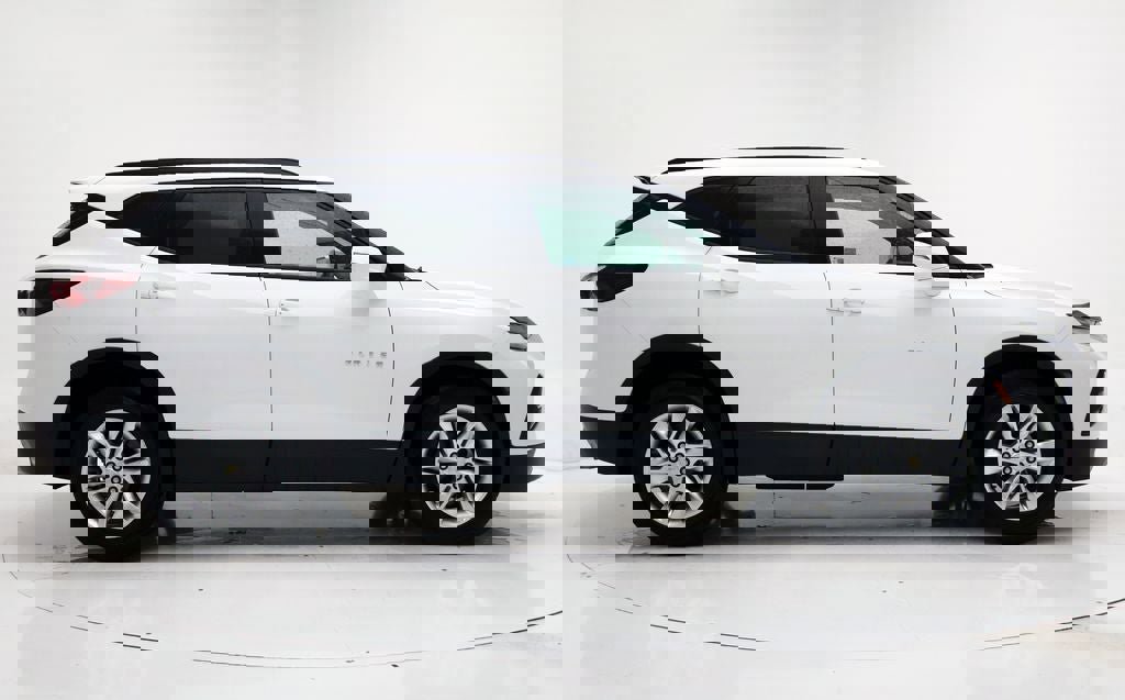 Used 2019 Chevrolet Blazer LT image 3