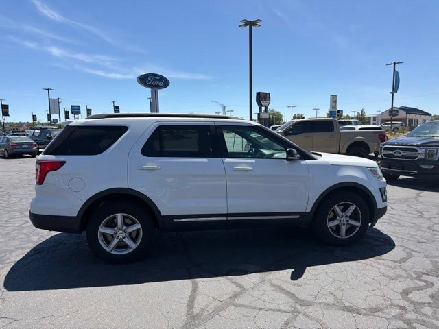Used 2017 Ford Explorer XLT AWD/4WD image 5