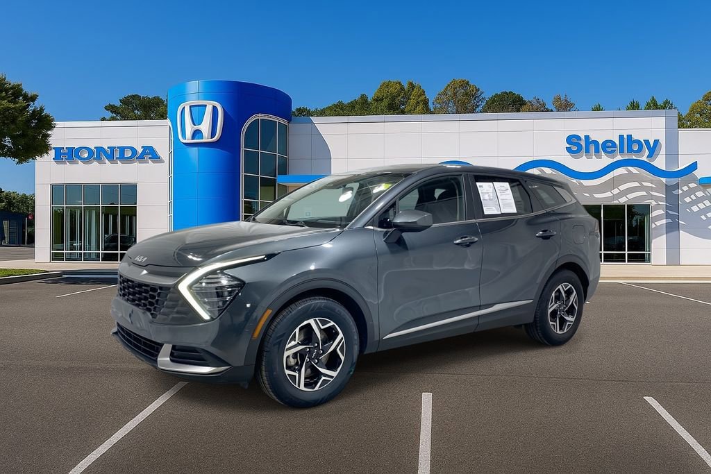 Used 2024 Kia Sportage LX image 4