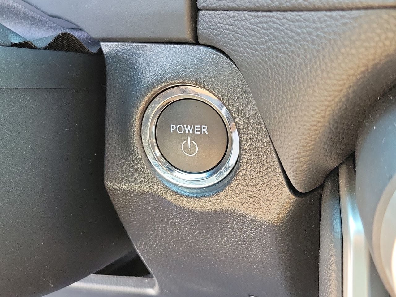 Used 2024 Toyota RAV4 XSE AWD/4WD image 30