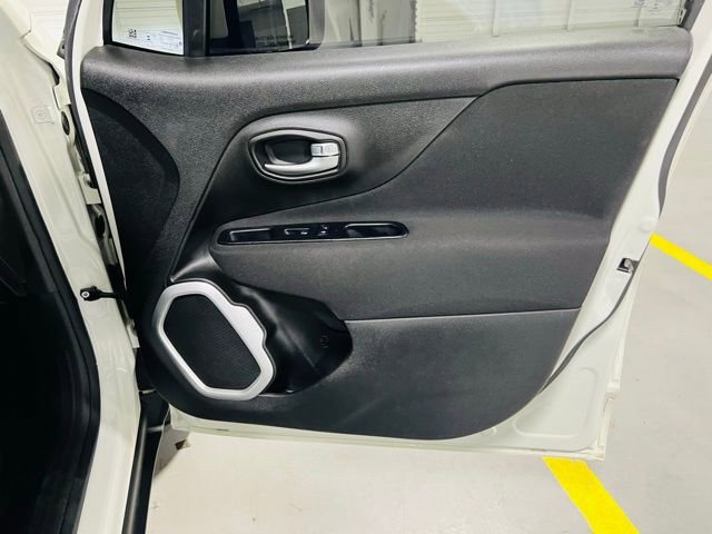 Used 2019 Jeep Renegade Latitude w/ Cold Weather Group image 30