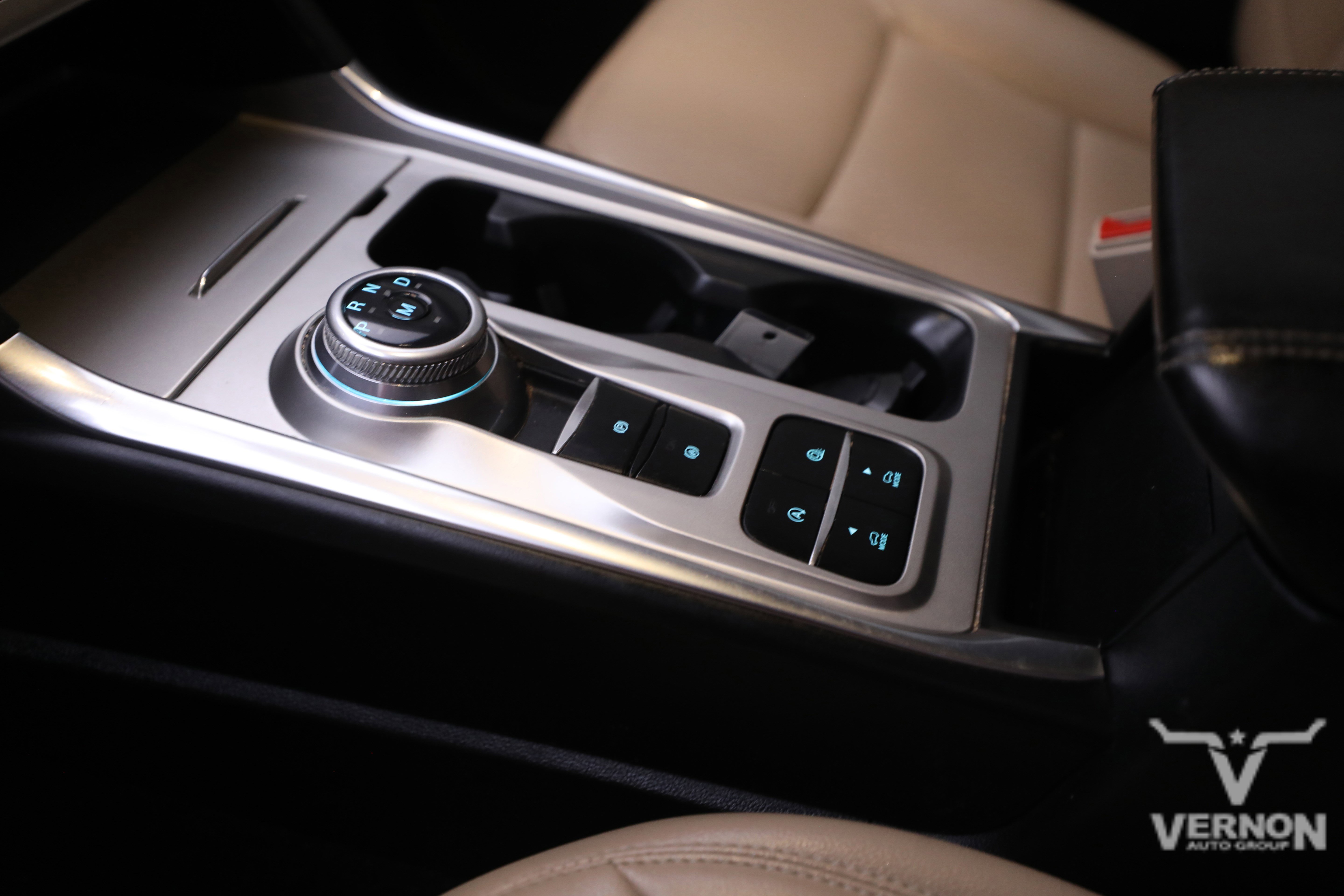 Used 2020 Ford Explorer XLT w/ Equipment Group 202A image 16