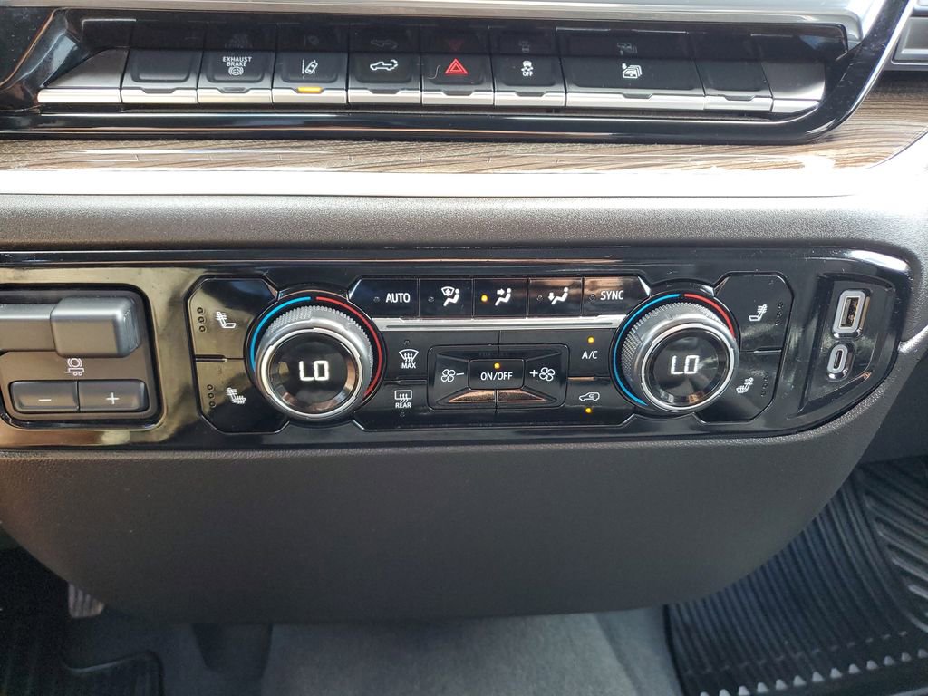 Used 2025 Chevrolet Silverado 2500 LT w/ Convenience Package image 23