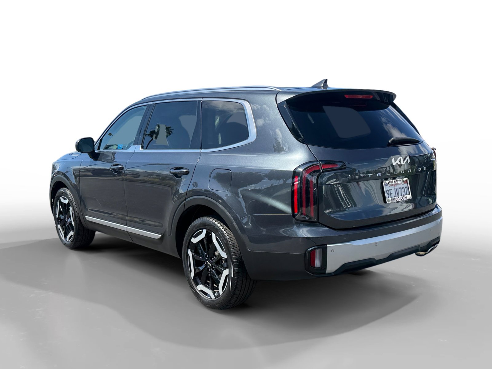 Used 2023 Kia Telluride EX w/ EX Captain's Chair Package image 3