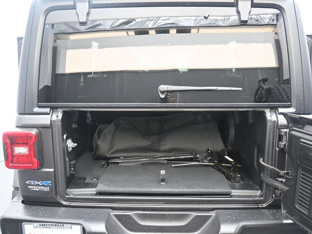 Used 2022 Jeep Wrangler Unlimited Sahara image 11