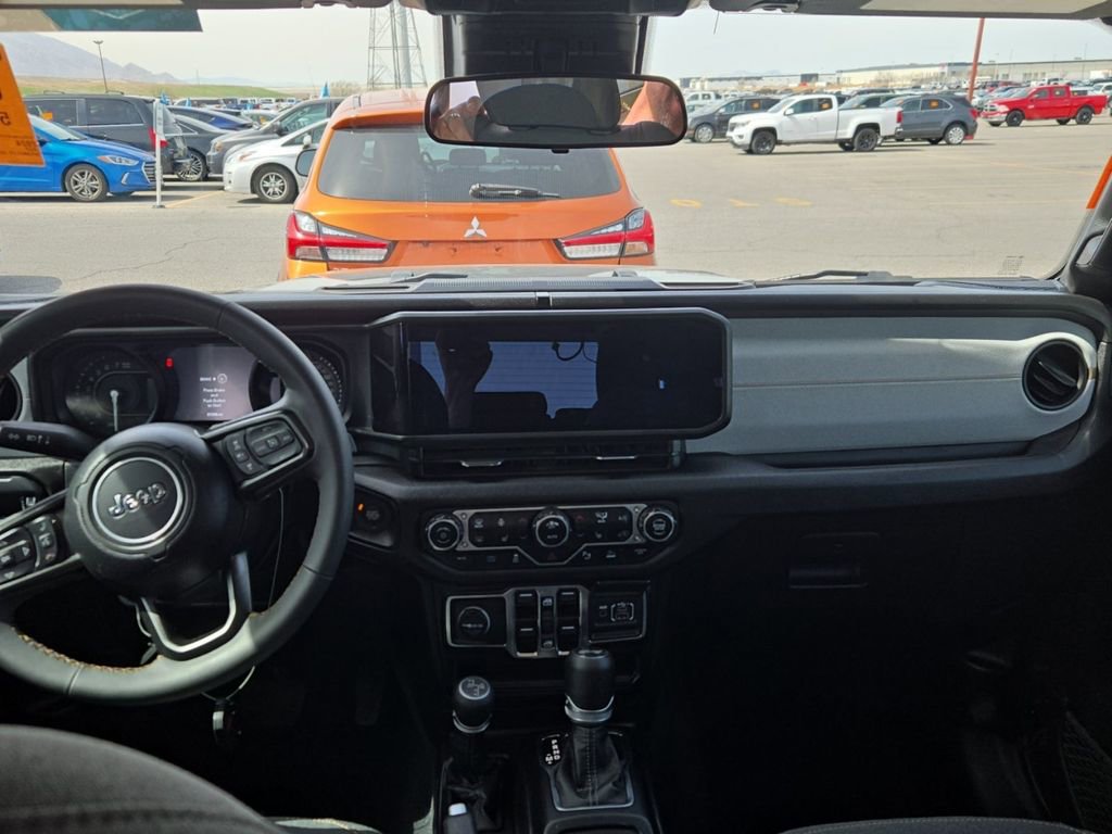 Used 2024 Jeep Wrangler Unlimited w/ Convenience Group image 7