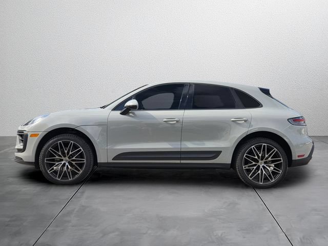 Used 2022 Porsche Macan AWD/4WD image 2