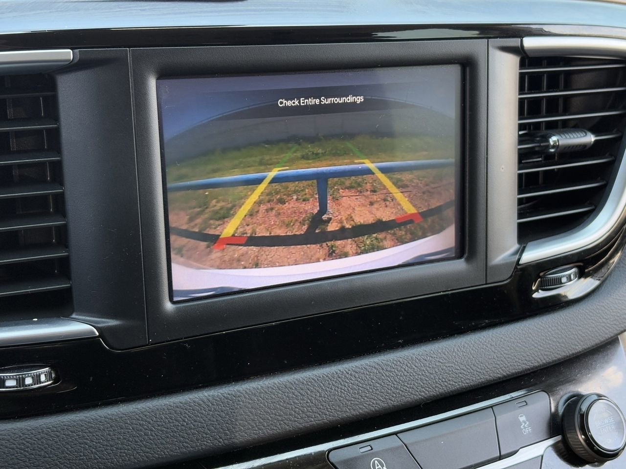 Used 2024 Chrysler Voyager LX image 21