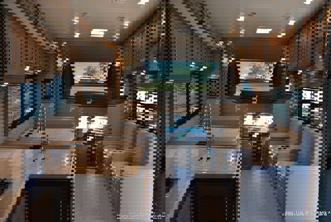 Used 2020 Ford F550 4x4 Regular Cab Super Duty w/ XLT Value Package image 7