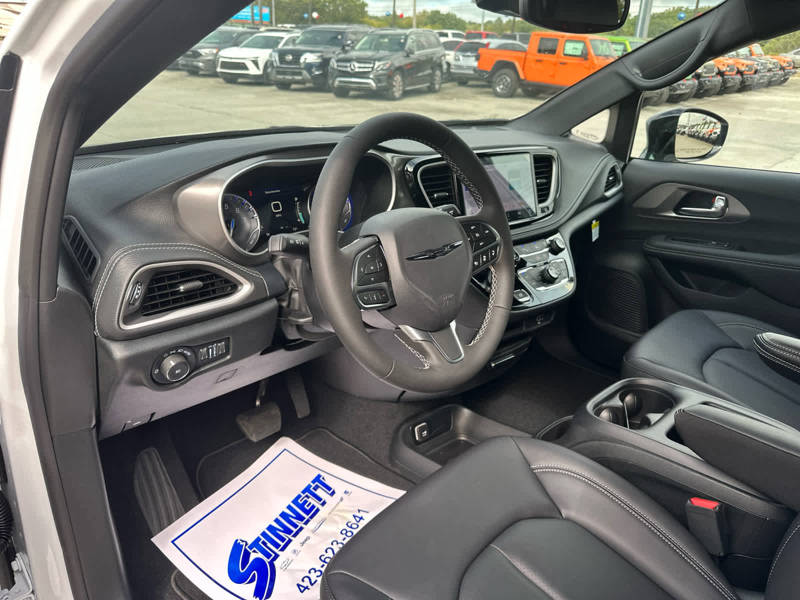 New 2026 Chrysler Pacifica Select image 16