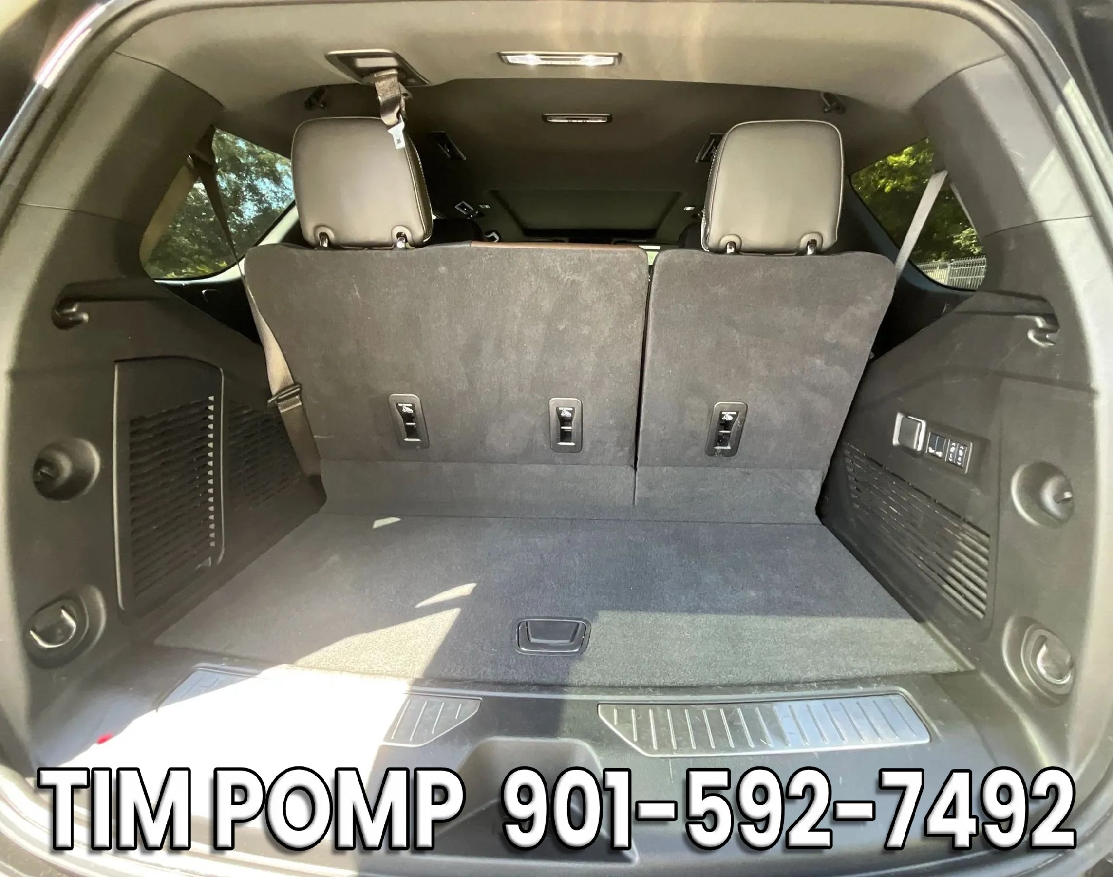 Used 2025 GMC Yukon Denali Ultimate AWD/4WD image 14