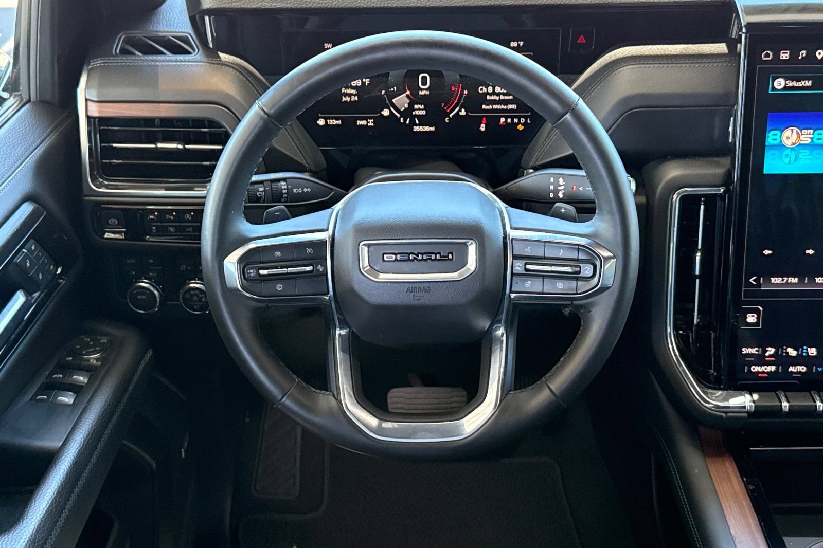 Used 2025 GMC Yukon Denali AWD/4WD image 22