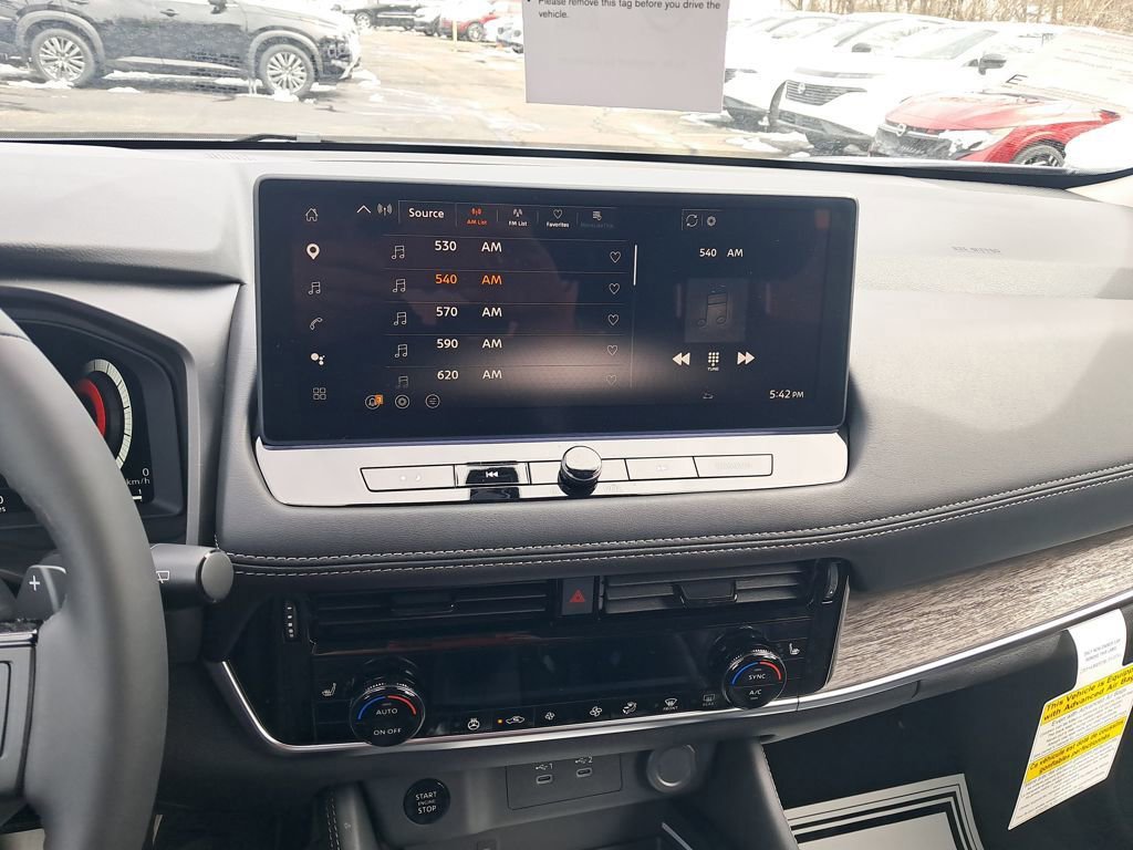 New 2026 Nissan Rogue Platinum image 18