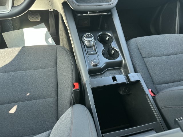 Used 2025 Ford Explorer Active AWD/4WD image 31