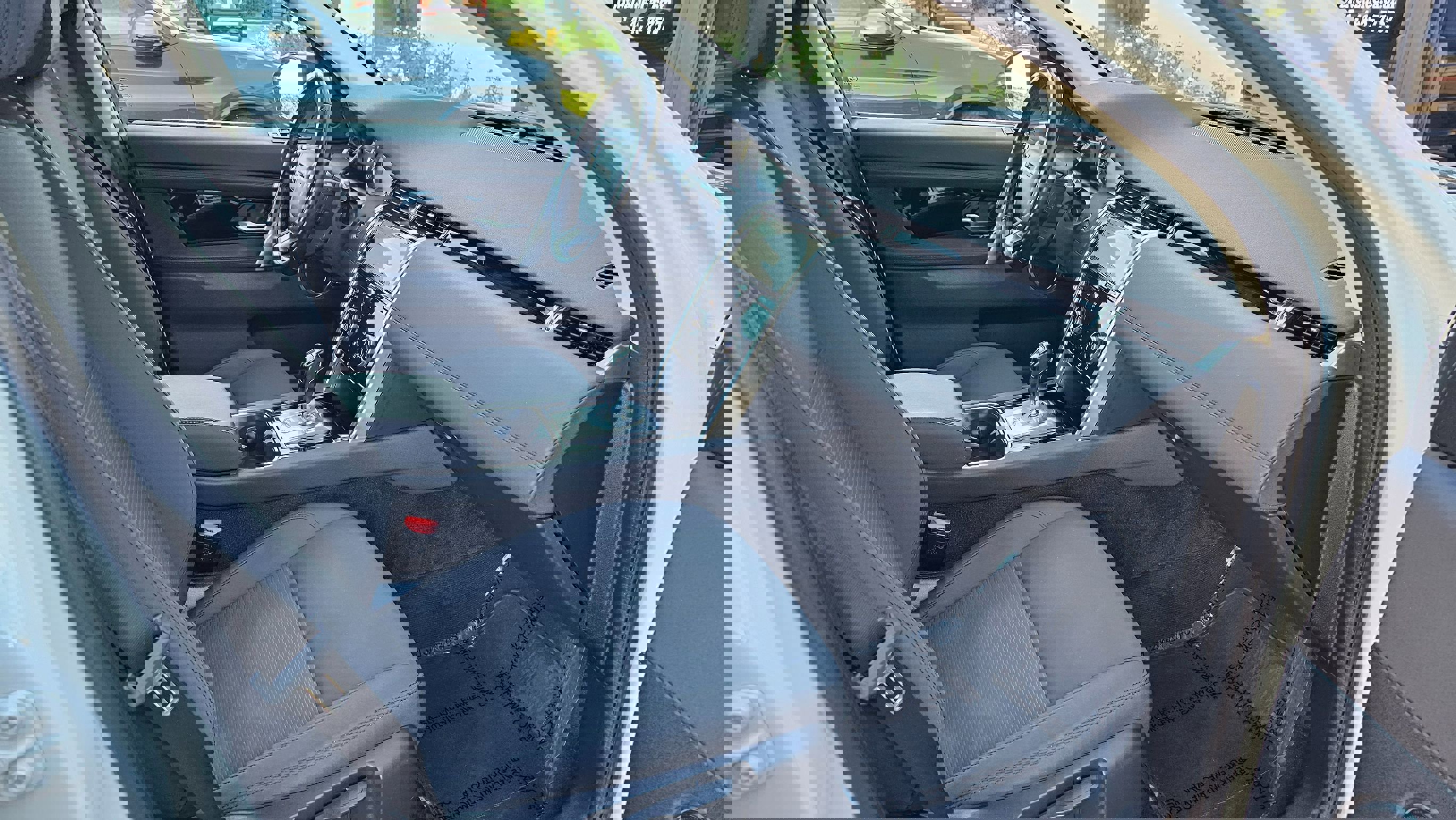 Used 2020 Land Rover Discovery Sport image 30