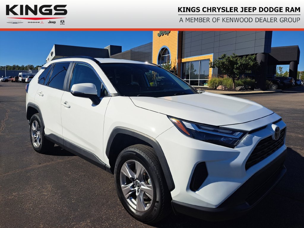 Used 2025 Toyota RAV4 XLE FWD image 1