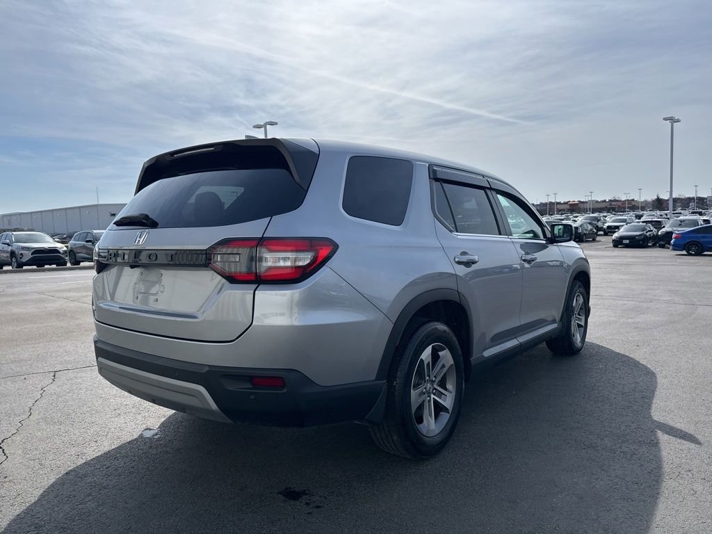 Used 2025 Honda Pilot EX-L image 7