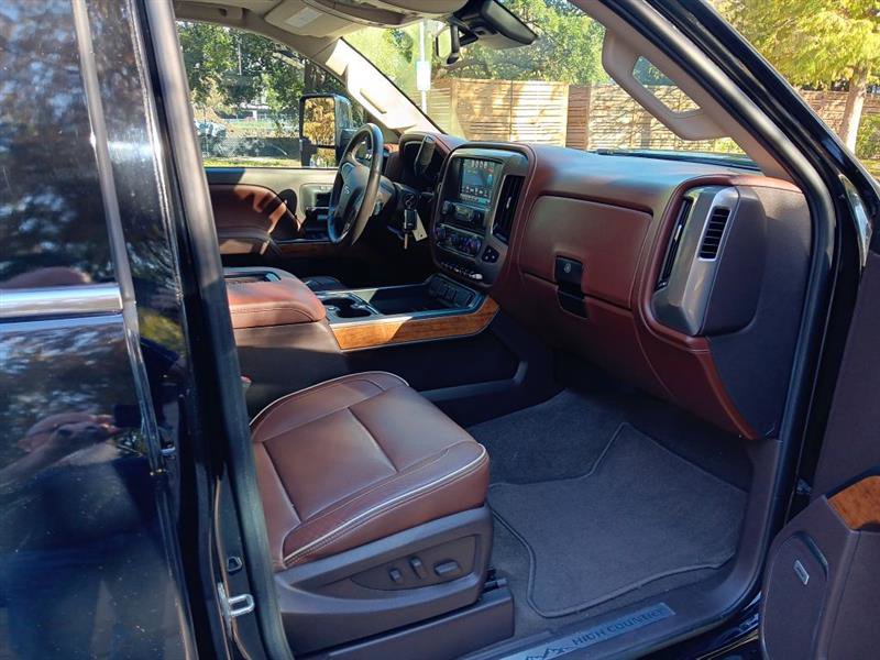 Used 2018 Chevrolet Silverado 3500 High Country w/ Duramax Plus Package image 12