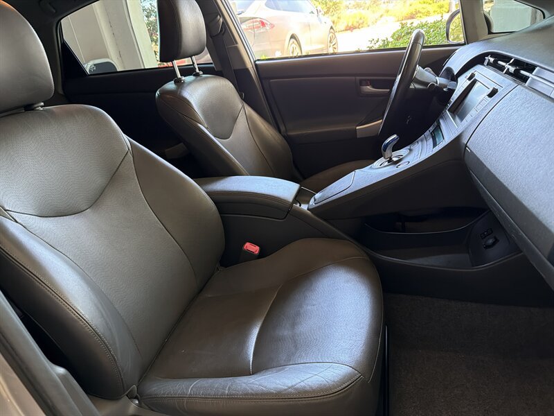 Used 2011 Toyota Prius Four w/ Solar Roof Pkg FWD image 15