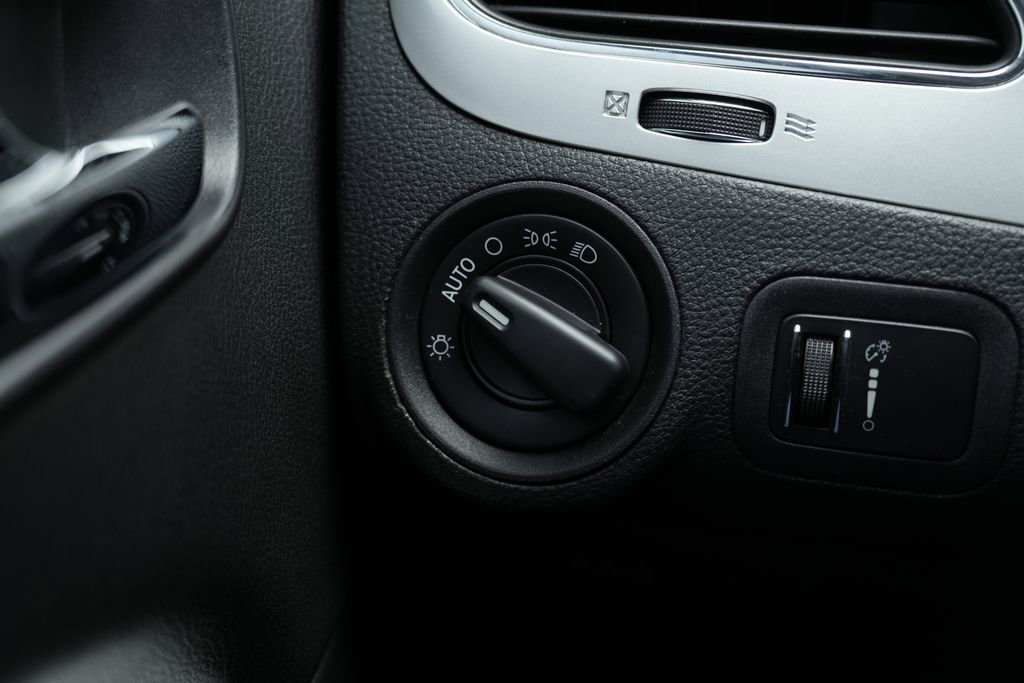 Used 2018 Dodge Journey SE w/ Mopar All Weather Group image 46