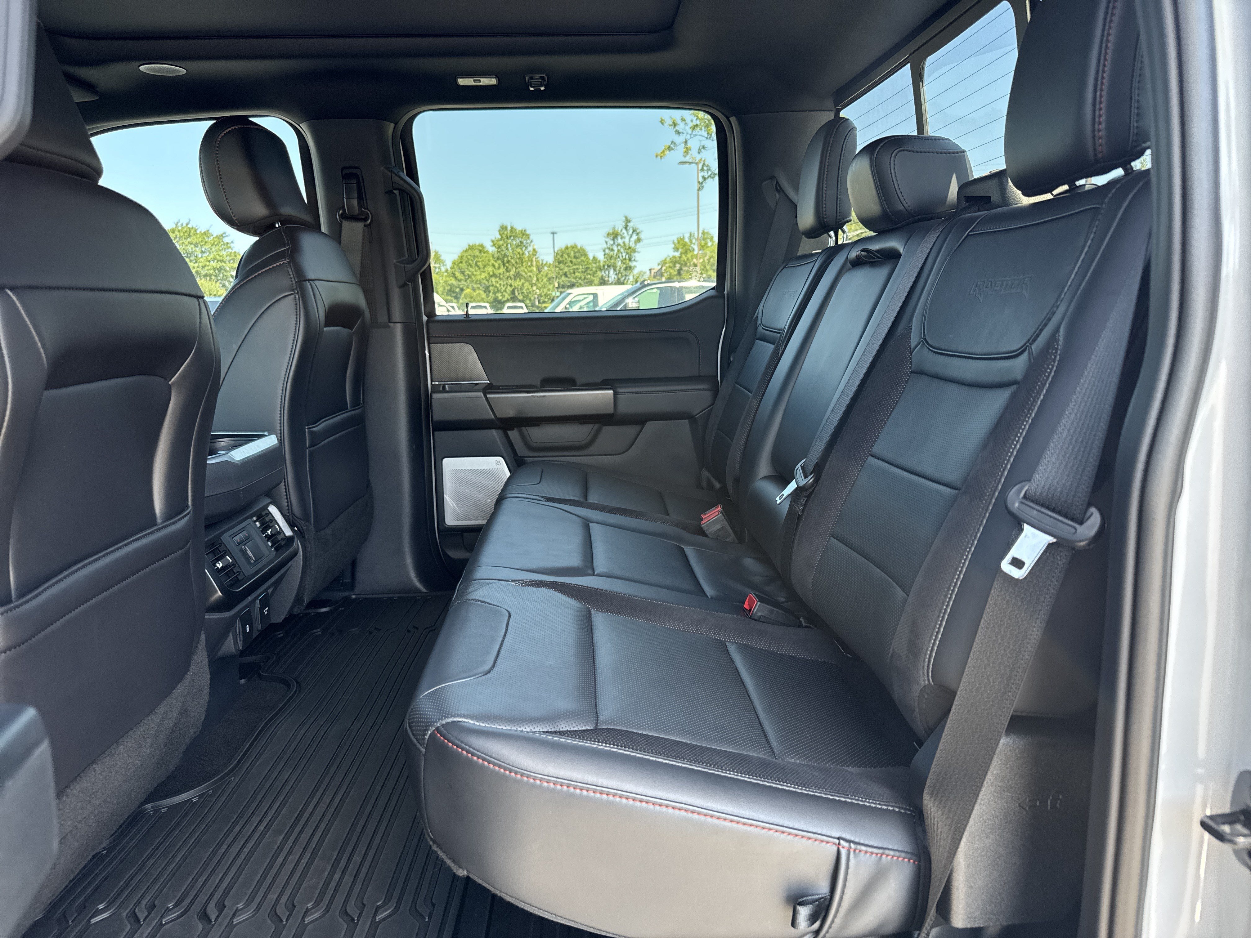 Used 2025 Ford F150 Raptor AWD/4WD image 34