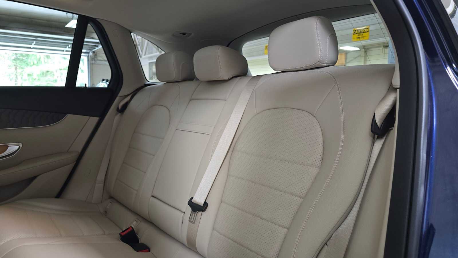 Used 2019 Mercedes-Benz GLC 300 4MATIC image 17