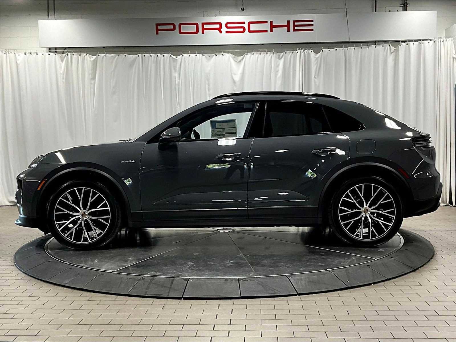New 2026 Porsche Macan 4 Electric AWD/4WD image 2