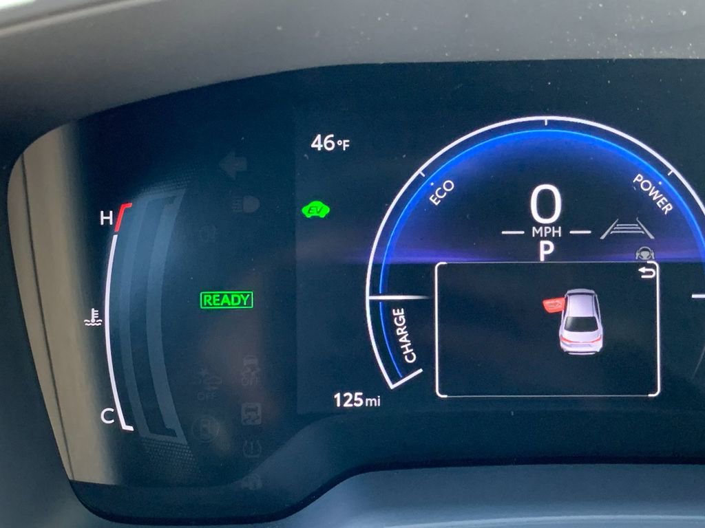 Used 2025 Toyota Corolla SE w/ SE Premium Package image 32