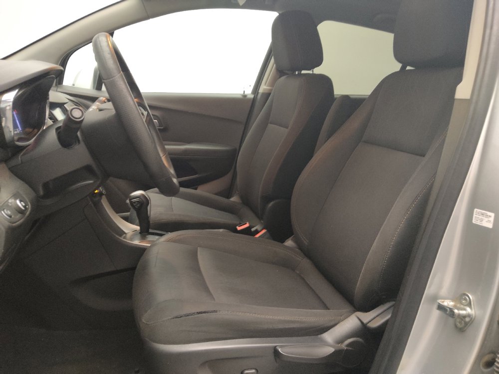 Used 2017 Chevrolet Trax LT FWD image 17