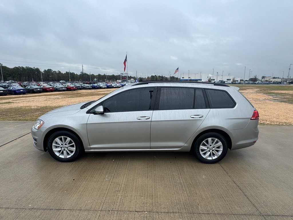 Used 2017 Volkswagen Golf S image 5