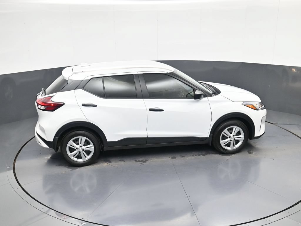 Certified 2025 Nissan Kicks Play S FWD image 34