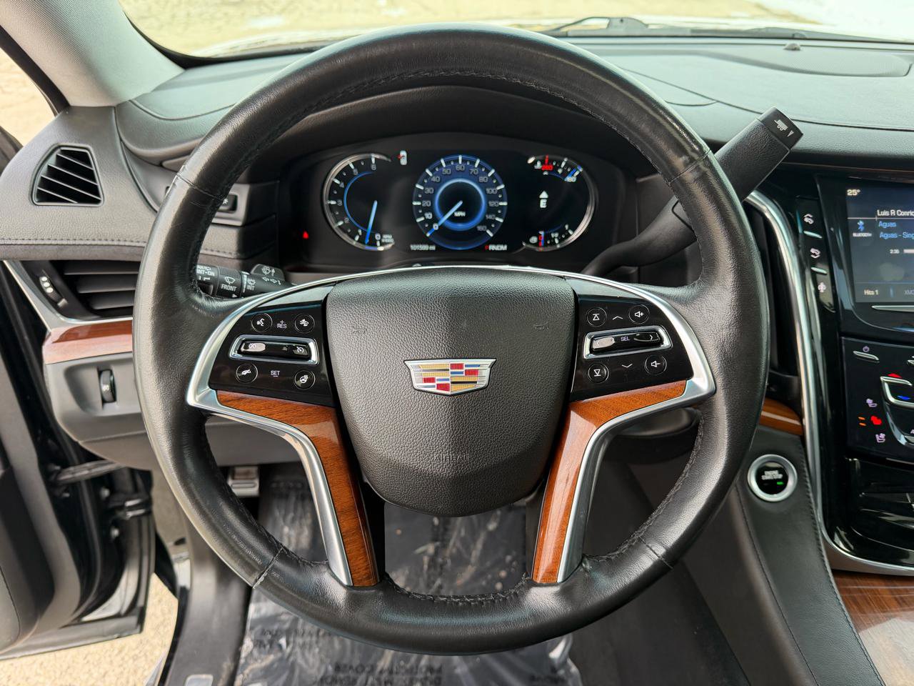 Used 2016 Cadillac Escalade Luxury image 17