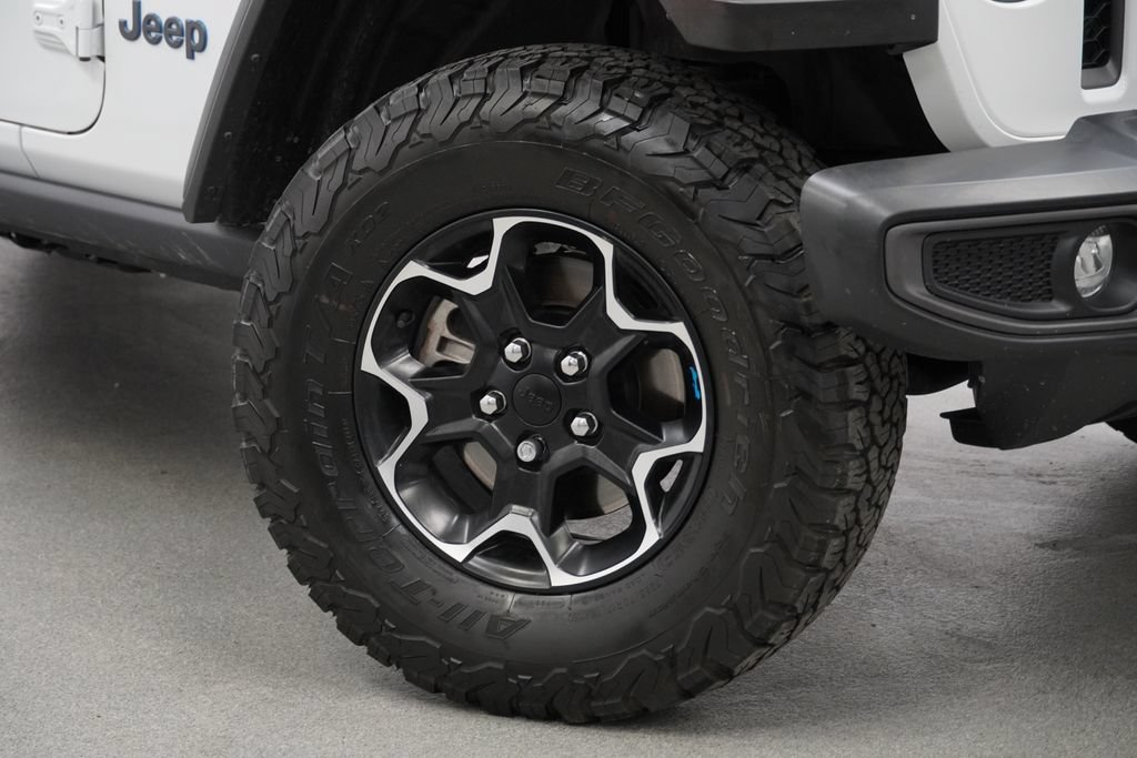 Used 2022 Jeep Wrangler Unlimited Rubicon 4xe w/ Dual Top Group AWD/4WD image 4