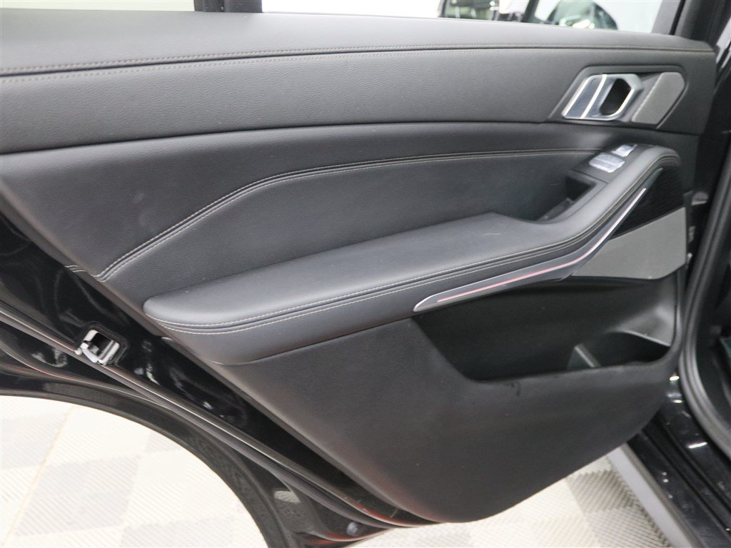 Used 2019 BMW X7 xDrive40i w/ Premium Package AWD/4WD image 21