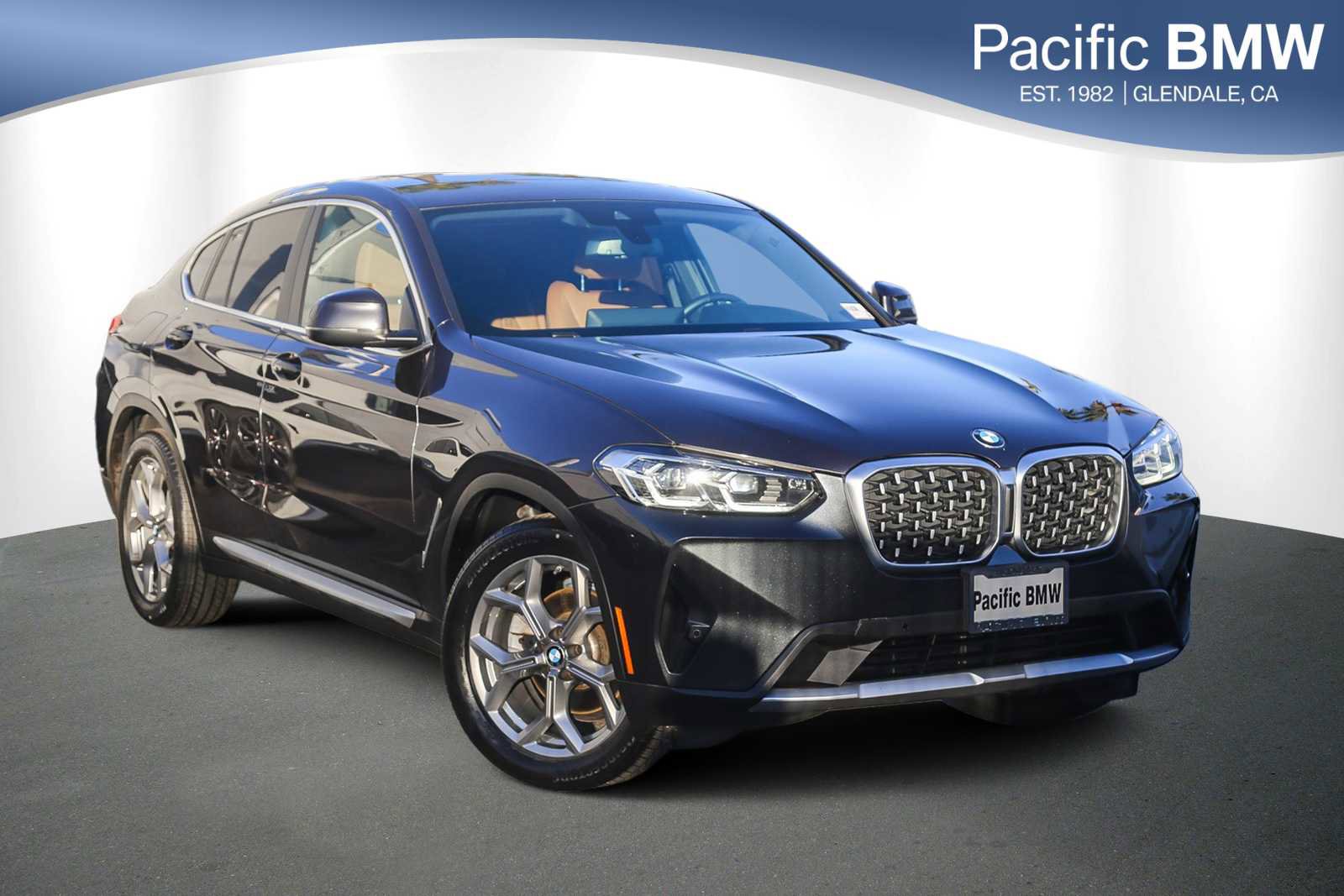 Used 2023 BMW X4 xDrive30i w/ Convenience Package image 1