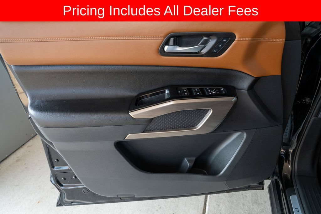 Used 2024 Nissan Pathfinder Platinum AWD/4WD image 15