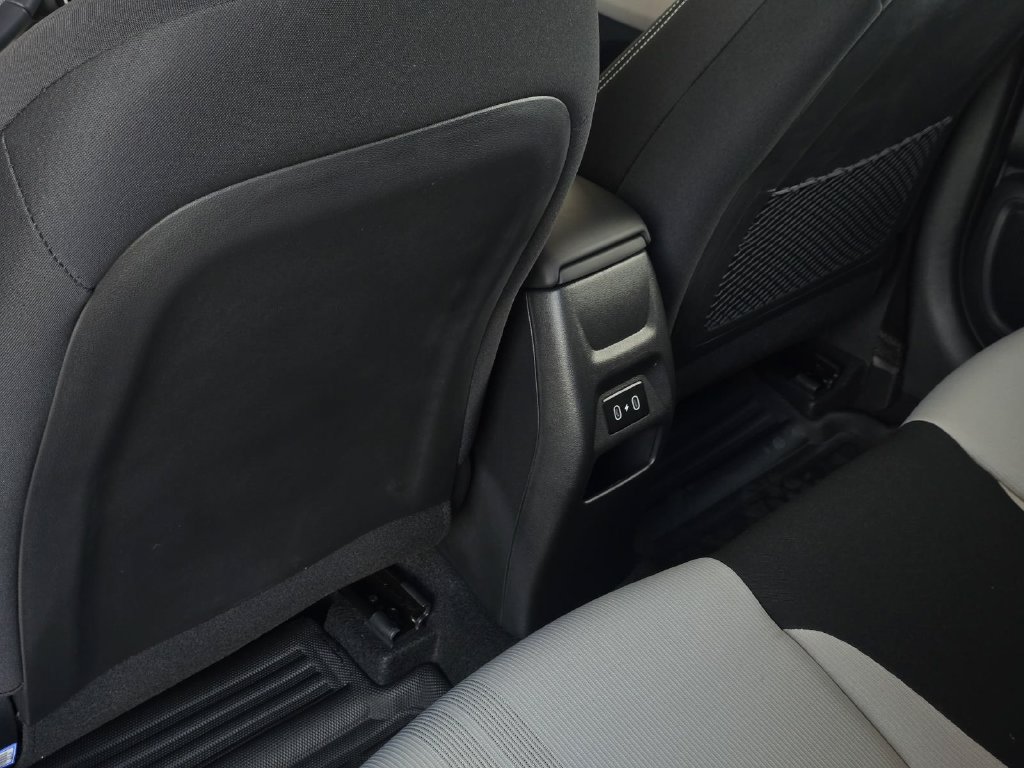 Used 2026 Hyundai Venue SEL FWD image 30