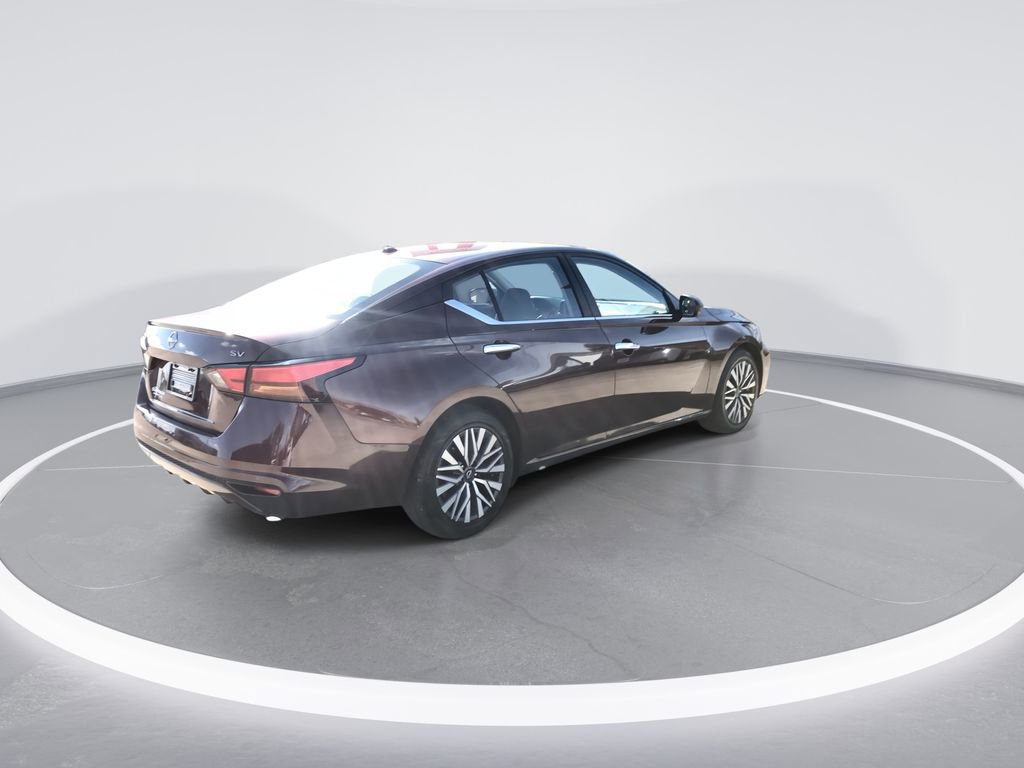 Used 2024 Nissan Altima 2.5 SV FWD image 8
