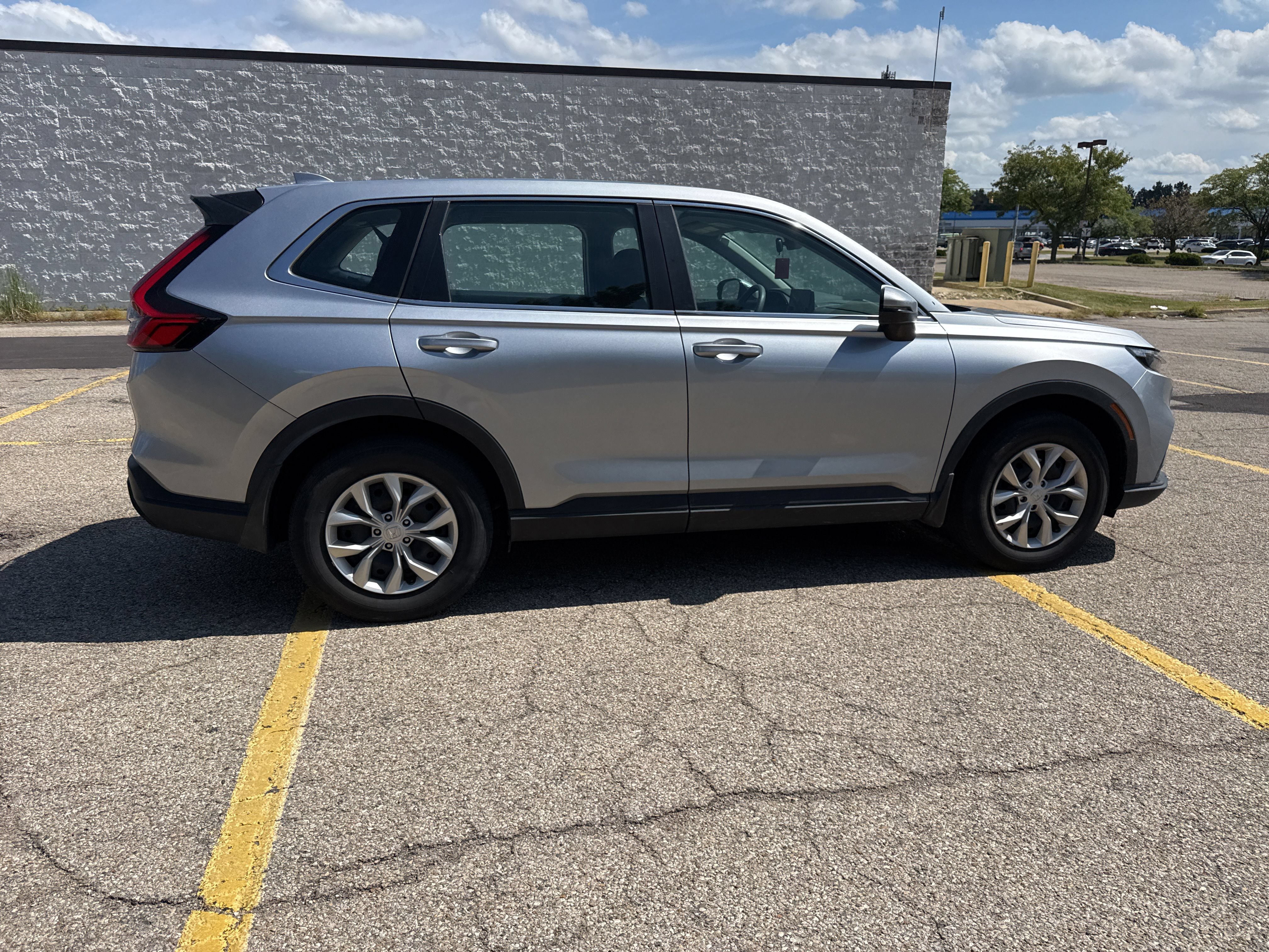Used 2024 Honda CR-V LX image 25